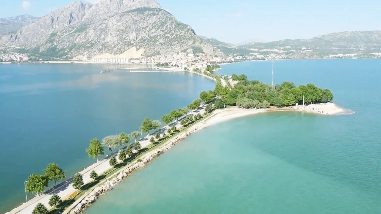 Su kaybına dikkat çekmek için gökyüzünde klarnet çaldı